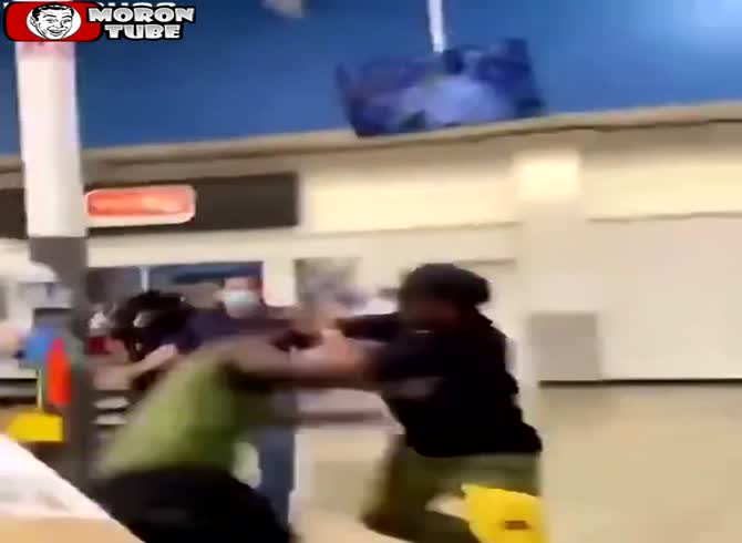 Video: Goliath versus David - the strongest are not always the biggest!